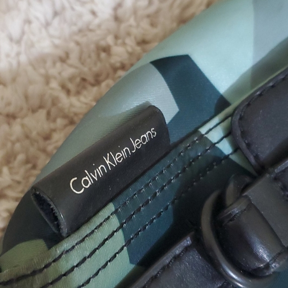 Calvin klein Crossbody Bag - Picture 3 of 5